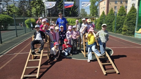 В рамках проекта &laquo;Увлекательные Бабашки&raquo; и месячника безопасности в детском саду прошла &laquo;Весёлая эст
