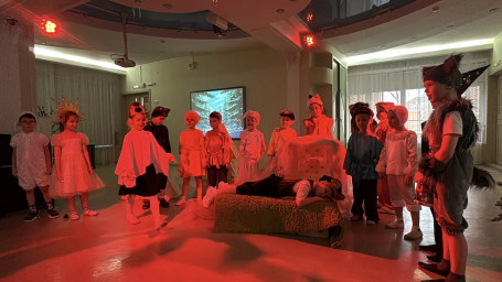 Театрализованный спектакль «Большой переполох» 8 Театрализованный спектакль «Большой переполох» 8