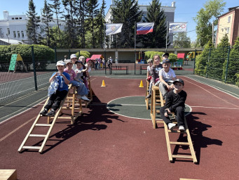 В рамках проекта &laquo;Увлекательные Бабашки&raquo; и месячника безопасности в детском саду прошла &laquo;Весёлая эст 0