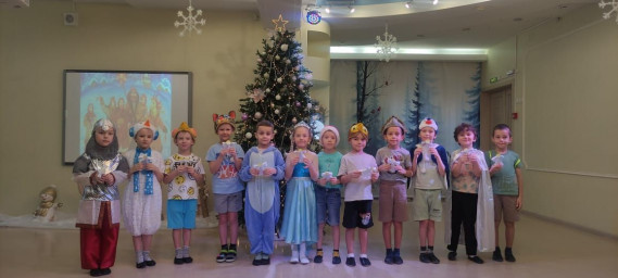 Прощание с елочкой 11